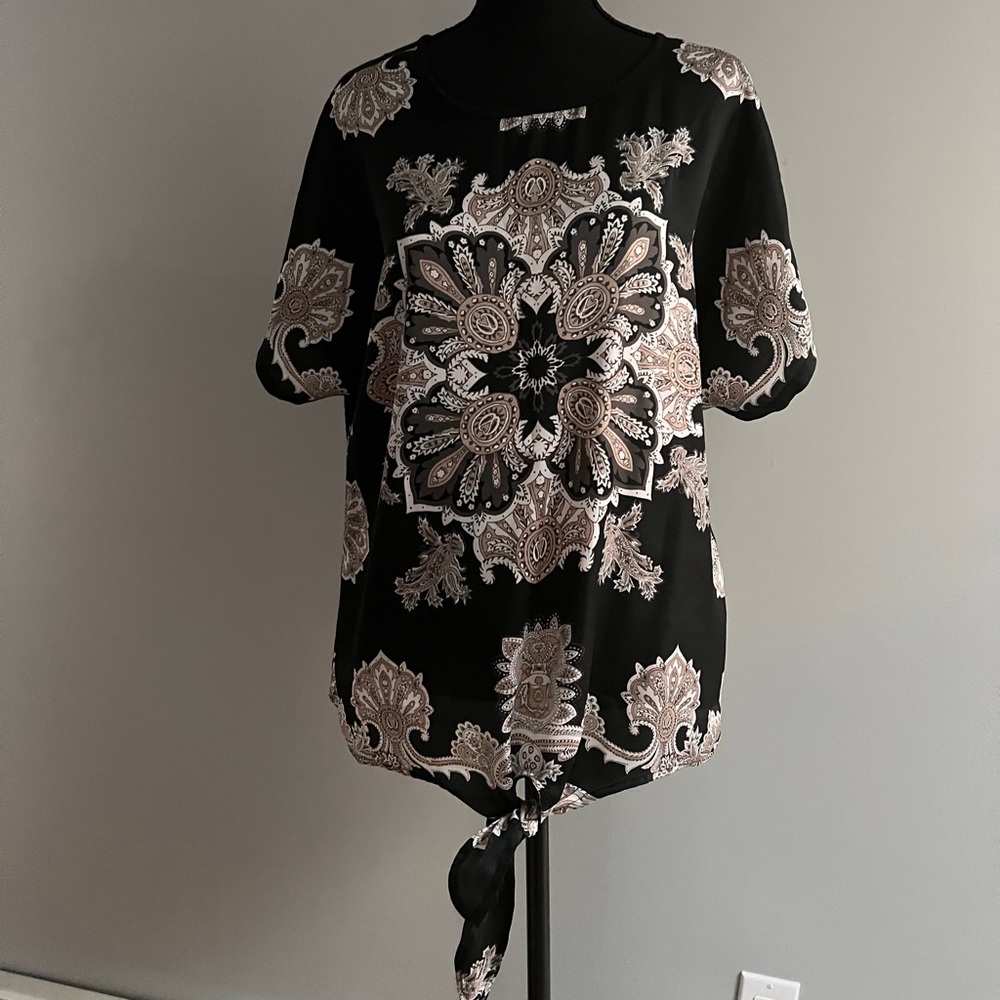 Dana Buchanan black and gold top